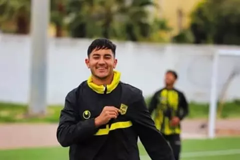 لاعب البنزرتي يكشف لـ"يلا كورة" حقيقة عرض الأهلي لخلافة معلول (حوار)